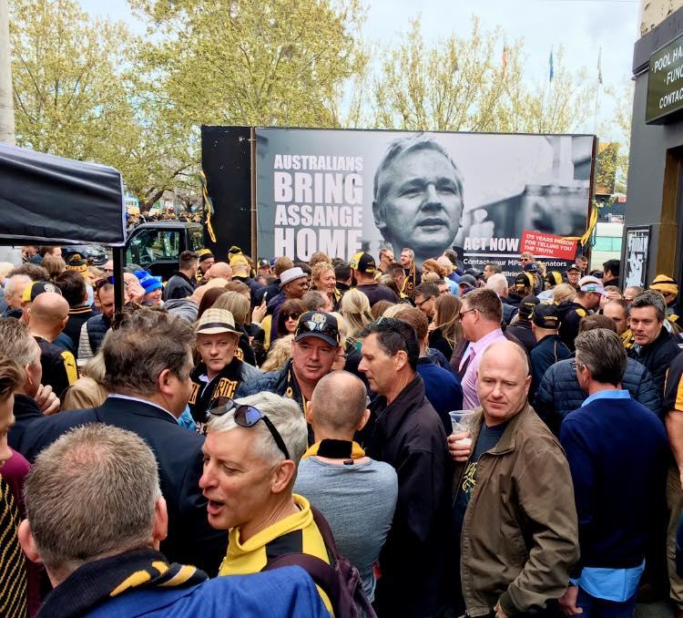 Traditional Mobile Billboard - Melbourne, VIC